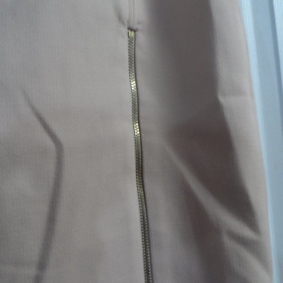 Peach Banana Republic Mini Skirt - Size 4 - Picture 2 of 7